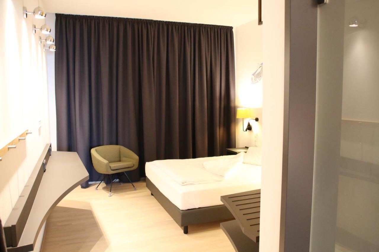 Hotel Im Leskanpark Кьолн Екстериор снимка
